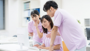 科学的介護は負担か投資か。LIFEを現場改善につなげる視点とは