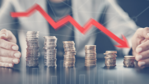 最低賃金1,500円時代に備える！介護事業所が人手不足と倒産リスクを回避し、賞与原資を死守するための「逆算型」の賃金制度改革