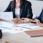 人事評価のフィードバック面談は何をする？目的・やり方と質問するべきこと